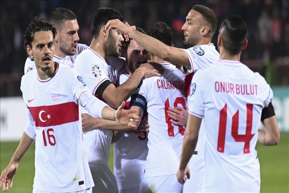 Сборная Турции по футболу обыграла Армению со счетом 2-1 
