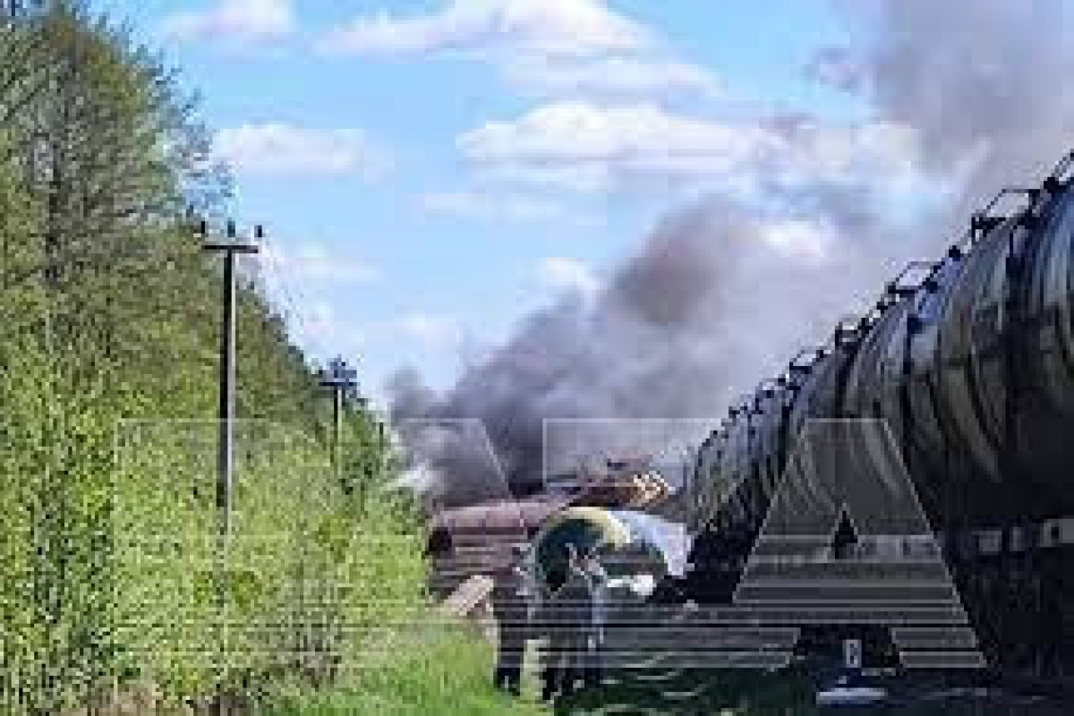 В российском городе неизвестные подорвали железную дорогу