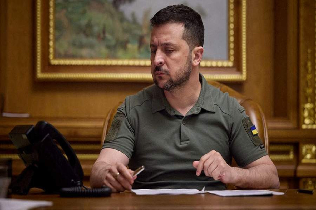 Зеленский предложил продлить мобилизацию и военное положение в Украине