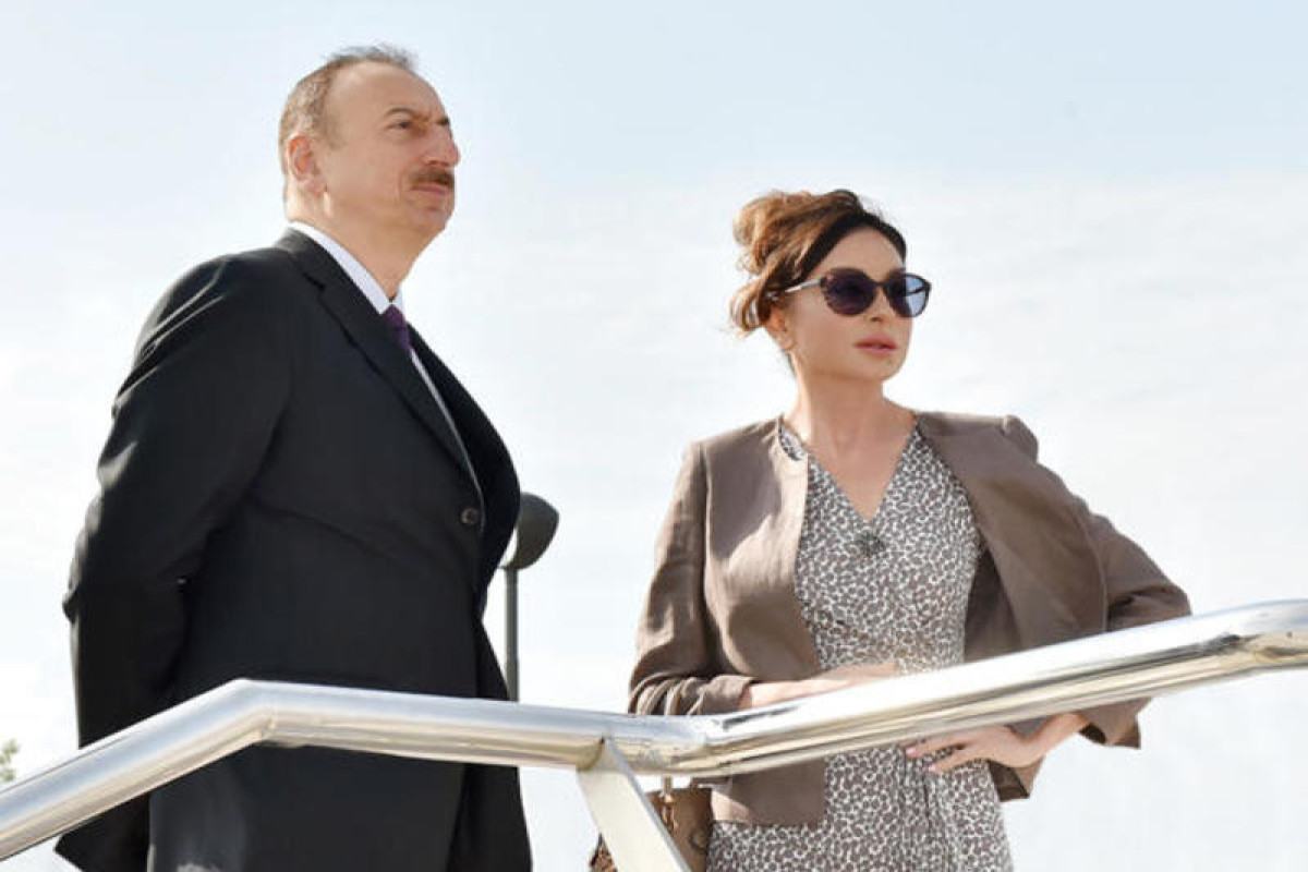 Президент Ильхам Алиев и первая леди Мехрибан Алиева совершили поездку в Агдамский район