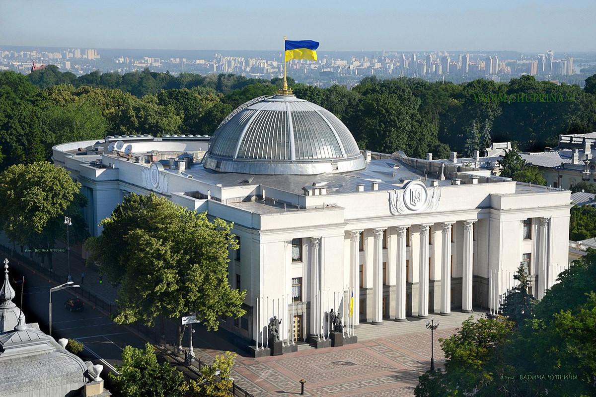 Военное положение и всеобщая мобилизация в Украине продлены на три месяца