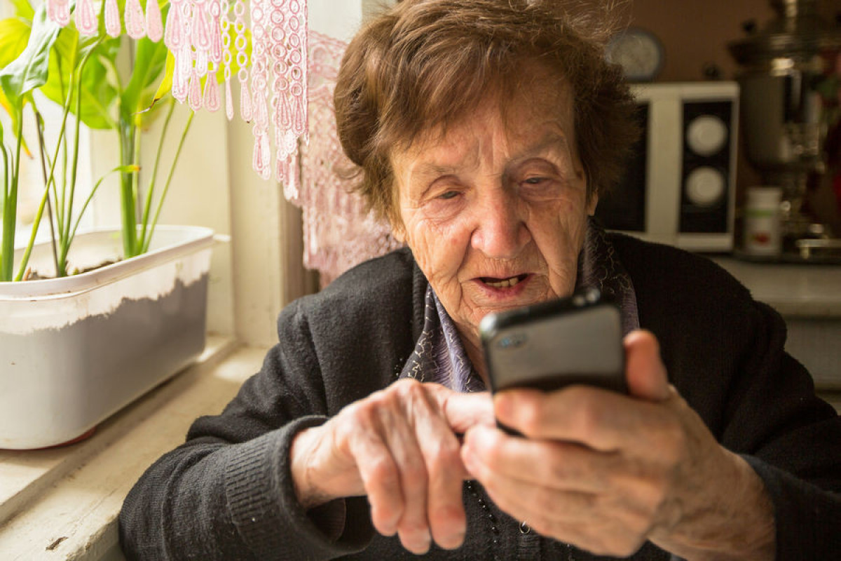 Ученые: использование интернета после 50 лет снижает риск деменции
