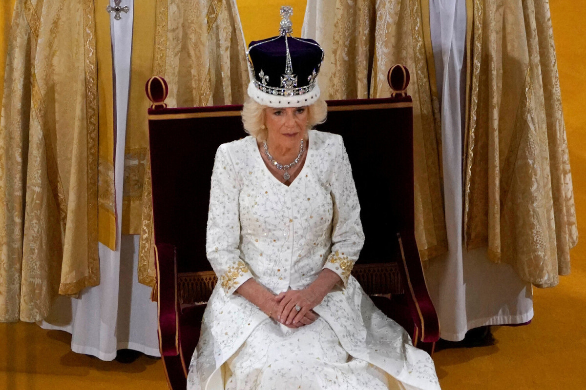 Супругу Чарльза III короновали короной без редкого алмаза «Кохинур»