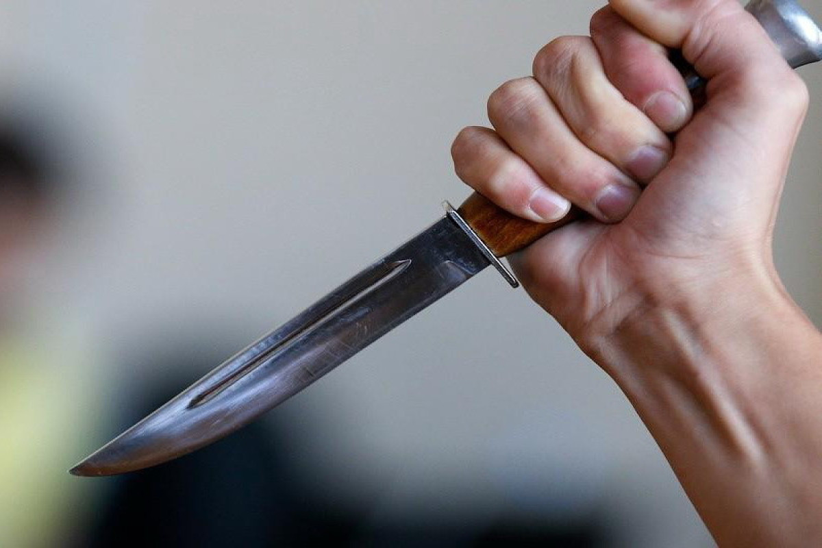 В Баку на свадьбе мужчина нанес жене 8 ножевых ранений