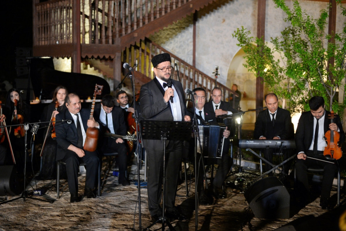В Шуше представлена концертная программа «Общенациональный лидер Гейдар Алиев – любимые песни»-ФОТО 