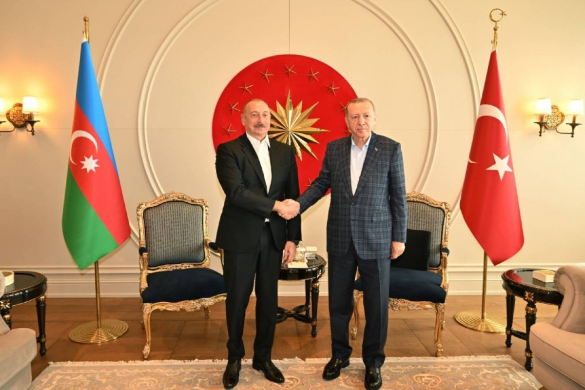 Президент Азербайджана поздравил Реджепа Тайипа Эрдогана