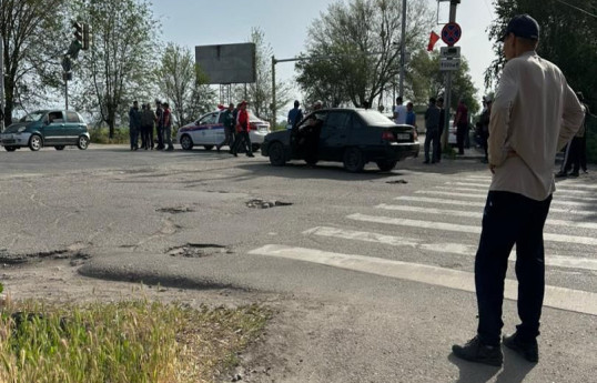 В Кыргызстане вооруженные лица захватили Медресе