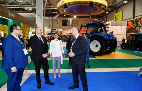 Президент Азербайджана и первая леди ознакомились с выставками Caspian Agro и InterFood Azerbaijan-ФОТО 