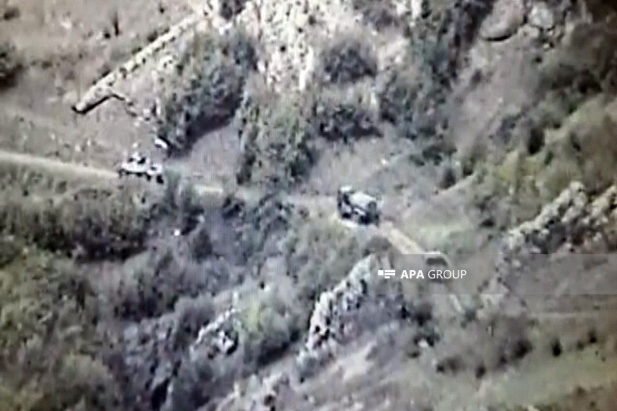 РМК продолжает сопровождать незаконные поставки вооружений армян по дороге в Ханкенди- ВИДЕО 