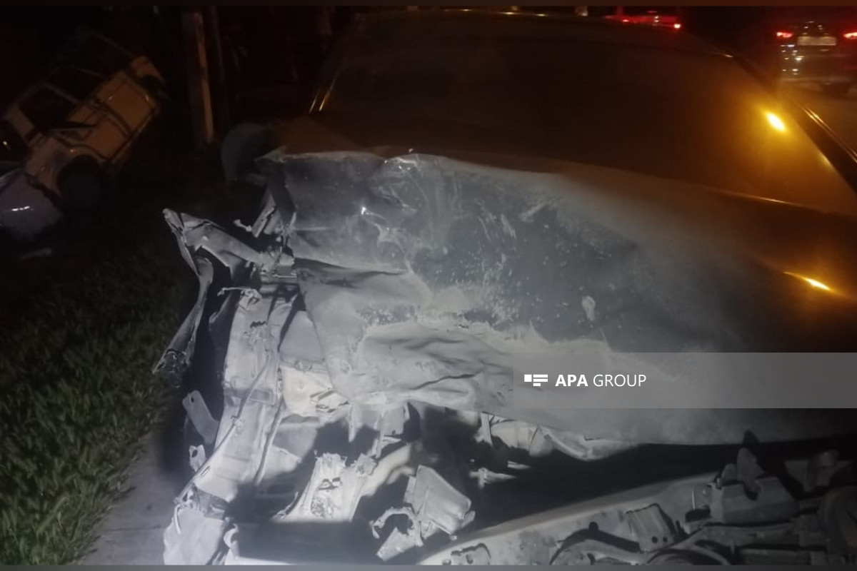 В Лянкяране в ДТП погиб водитель, тяжело ранен пассажир-ФОТО 
