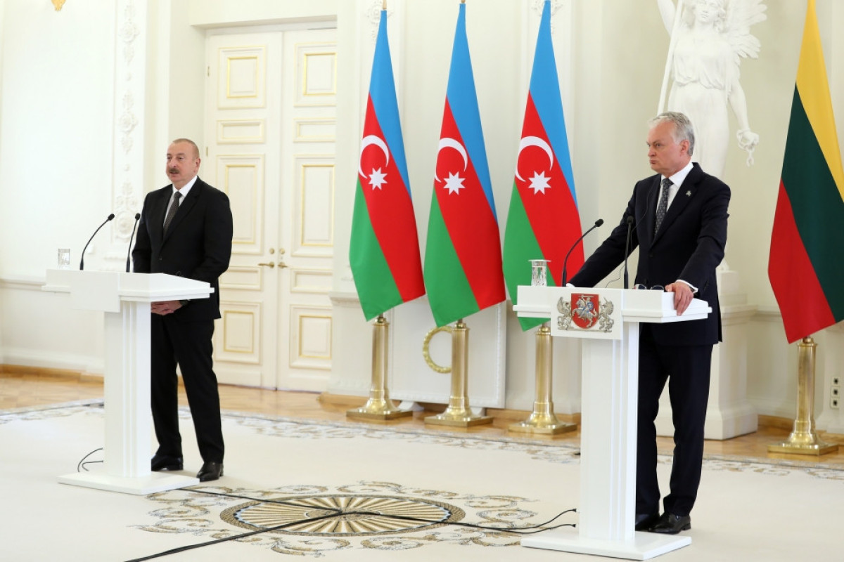 Президенты Азербайджана и Литвы выступили с заявлениями для прессы