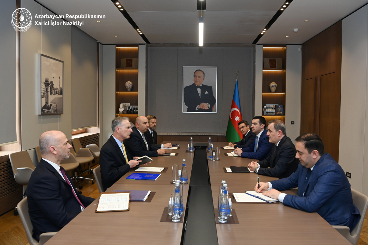 Джейхун Байрамов и Луи Боно обсудили мирный процесс между Азербайджаном и Арменией
