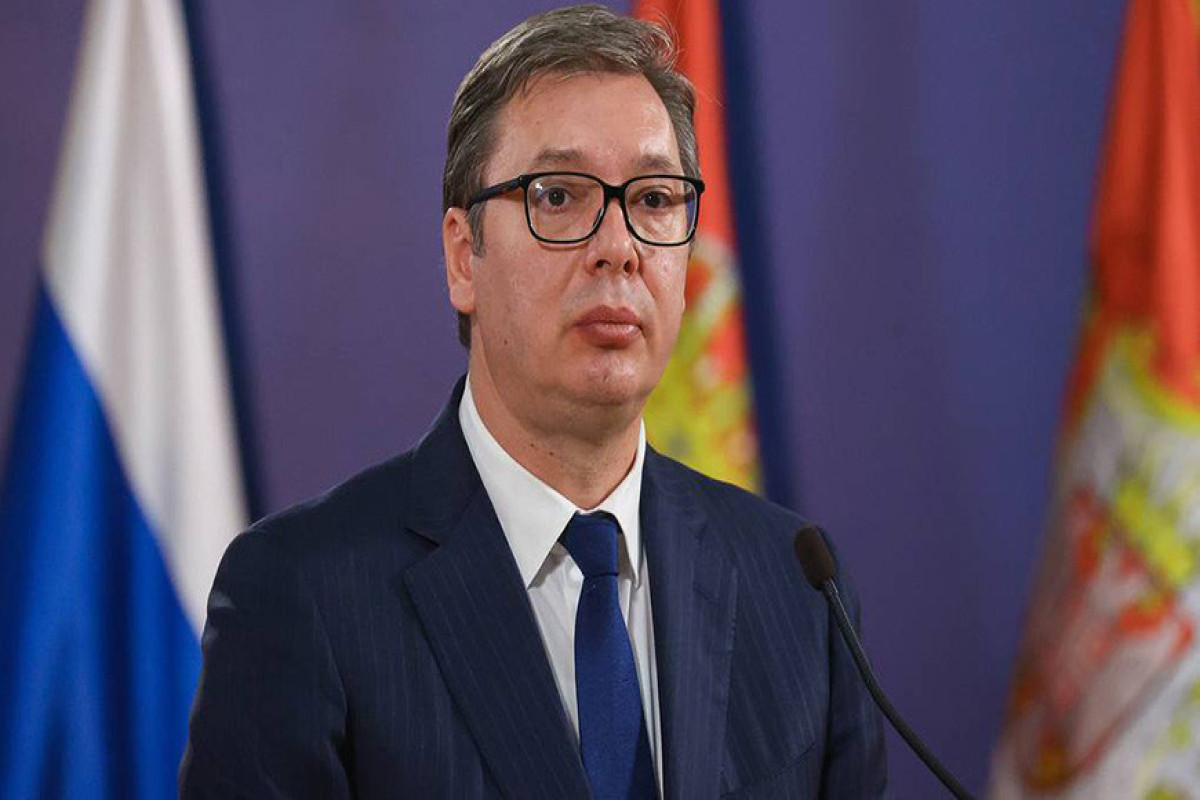 Президент Сербии подал в отставку с поста лидера правящей партии