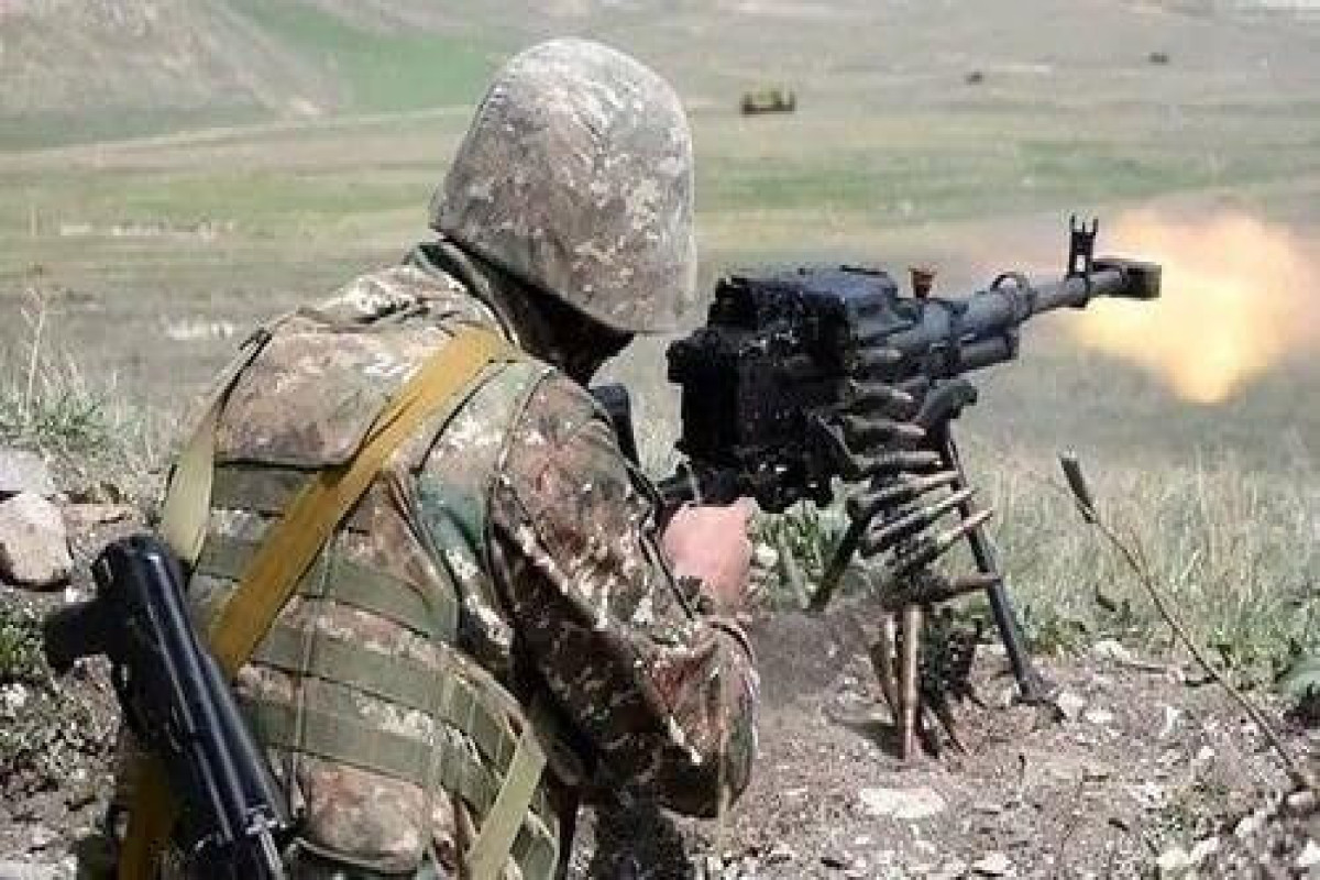 МО: Позиции азербайджанской армии 19 раз подверглись обстрелу