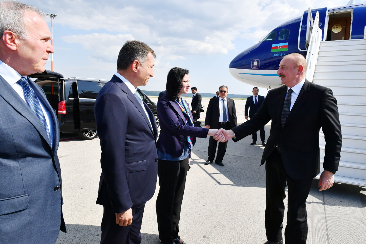 Президент Азербайджана отбыл с визитом в Молдову