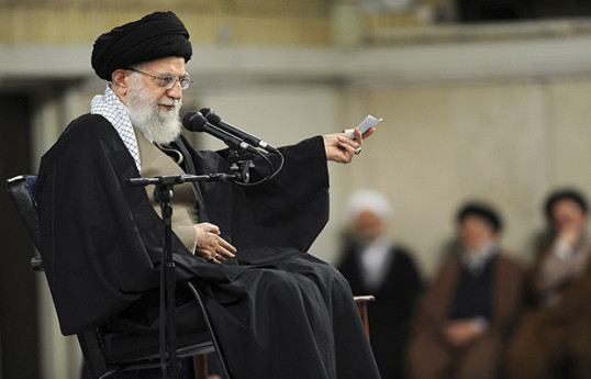 Хаменеи призвал остановить экспорт нефти в Израиль
