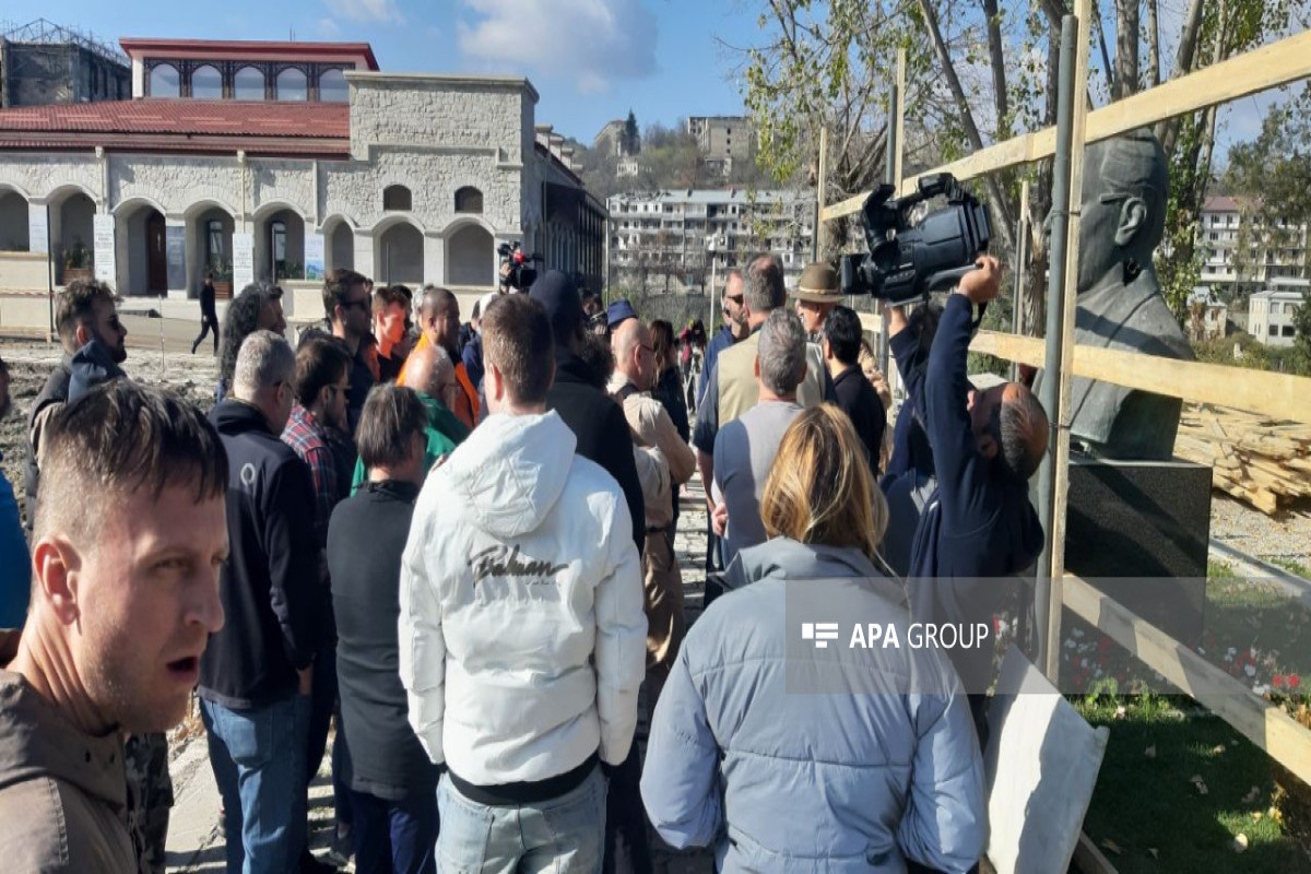 Иностранные путешественники находятся в Шуше-ФОТО 