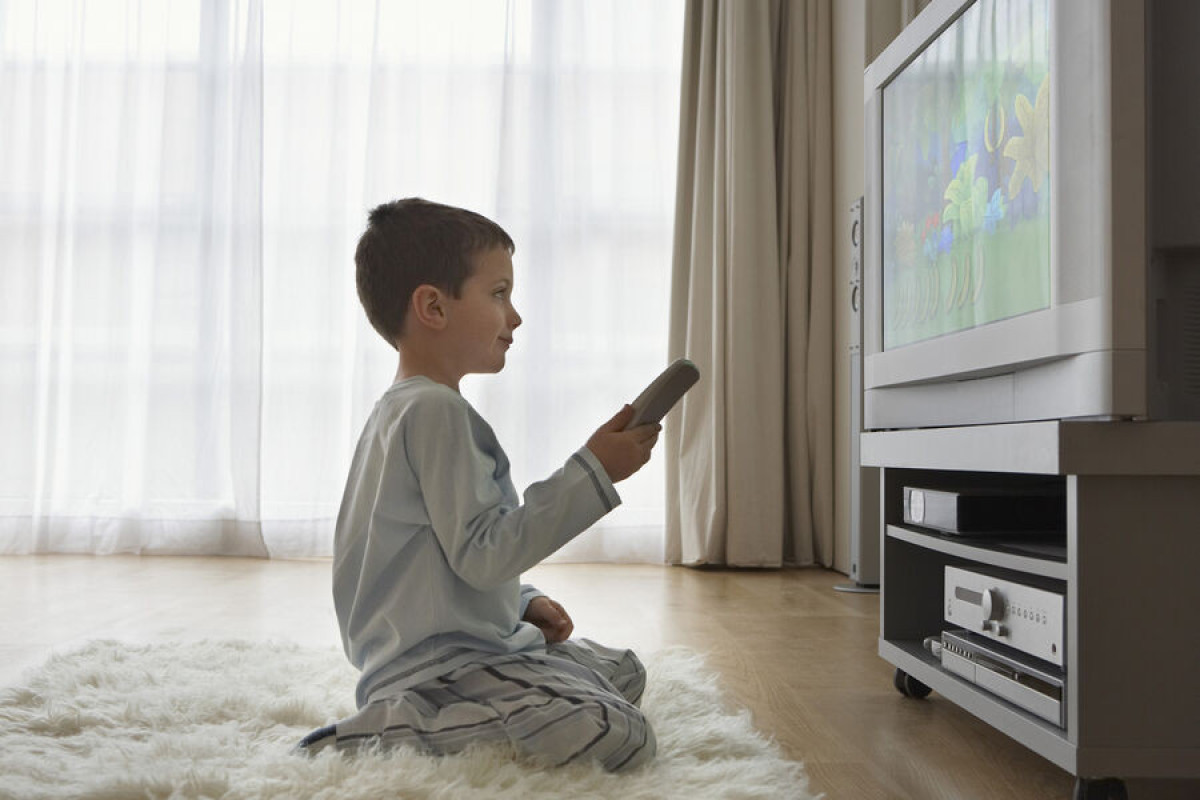 Daily Mail: Просмотр телевизора детьми до двух лет ухудшает их память и внимание