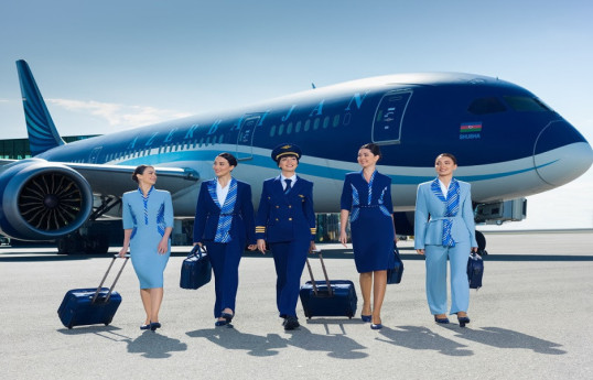 Обновленная форма для сотрудников AZAL: Глубокий синий с небесно-голубым -ФОТО 