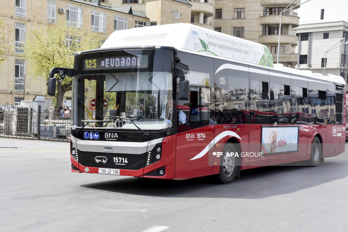 В праздничный день 40 бакинских пассажирских автобусов поменяют свои маршруты