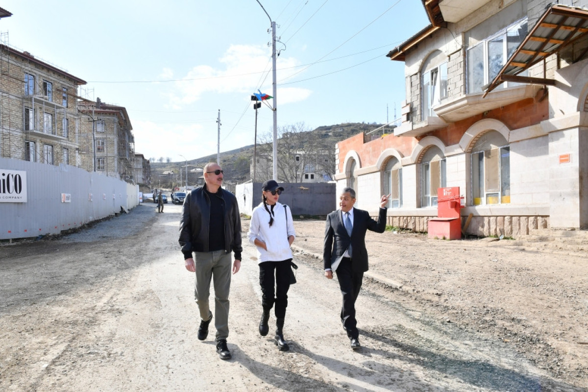 Ильхам Алиев и Мехрибан Алиева посетили ряд объектов в городе Шуша-ФОТО 