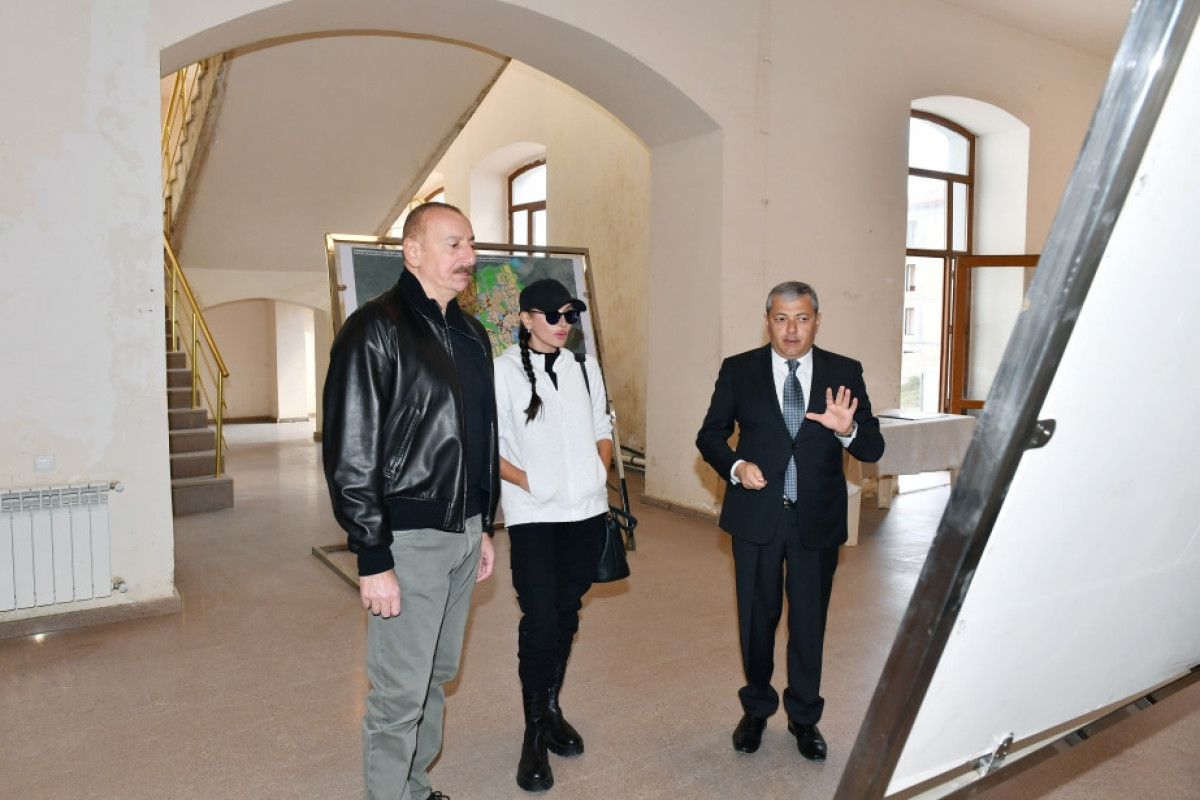 Ильхам Алиев и Мехрибан Алиева посетили ряд объектов в городе Шуша-ФОТО 