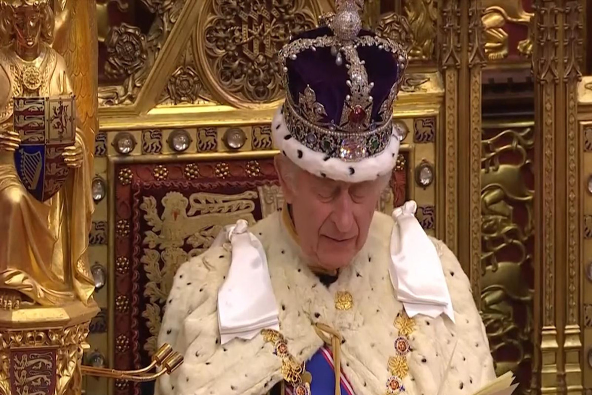 Король Британии впервые за 70 лет выступил перед парламентом