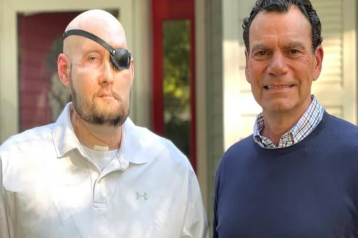 Американские врачи провели первую в мире пересадку всего глаза