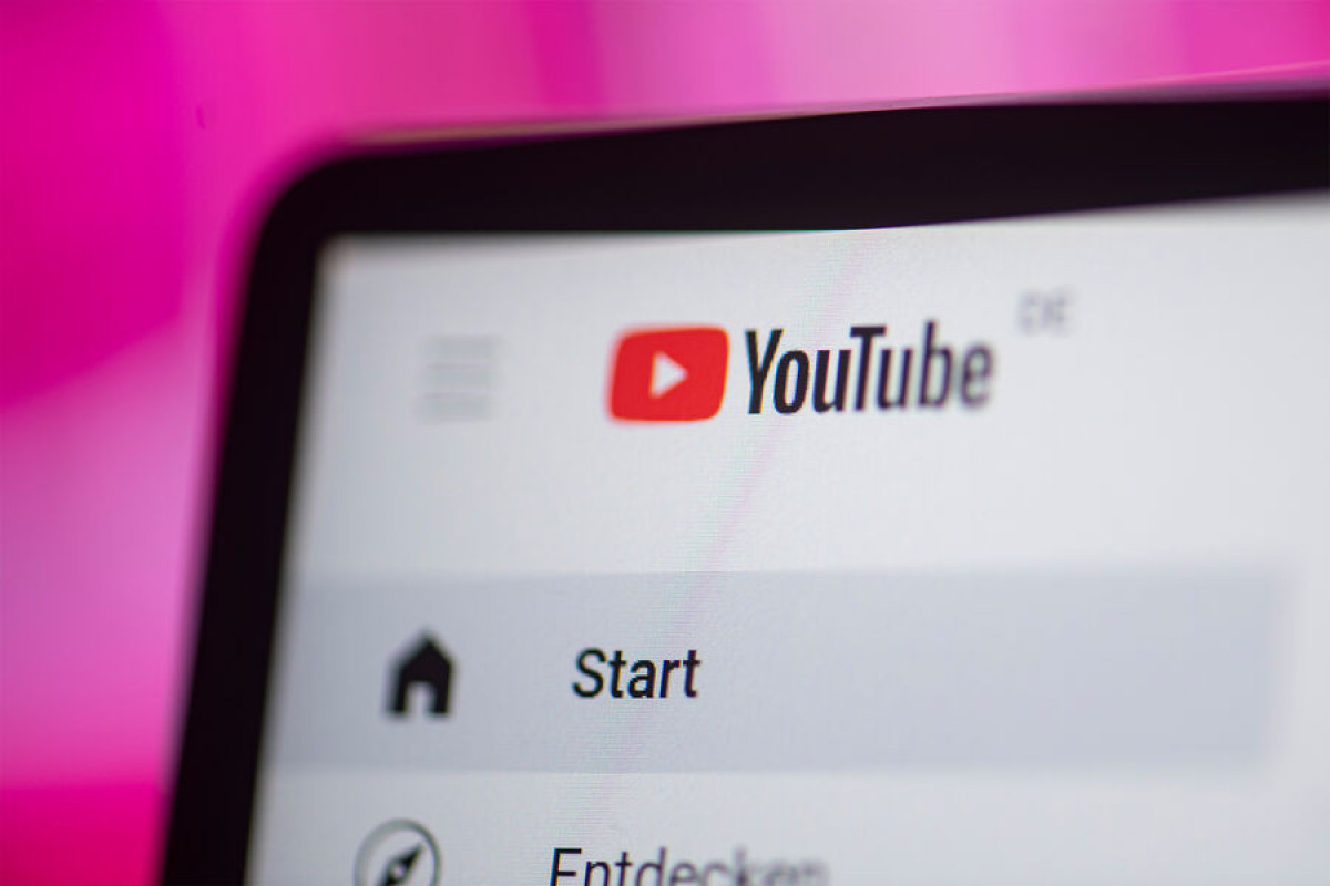 YouTube начал борьбу с созданными нейросетями фейками