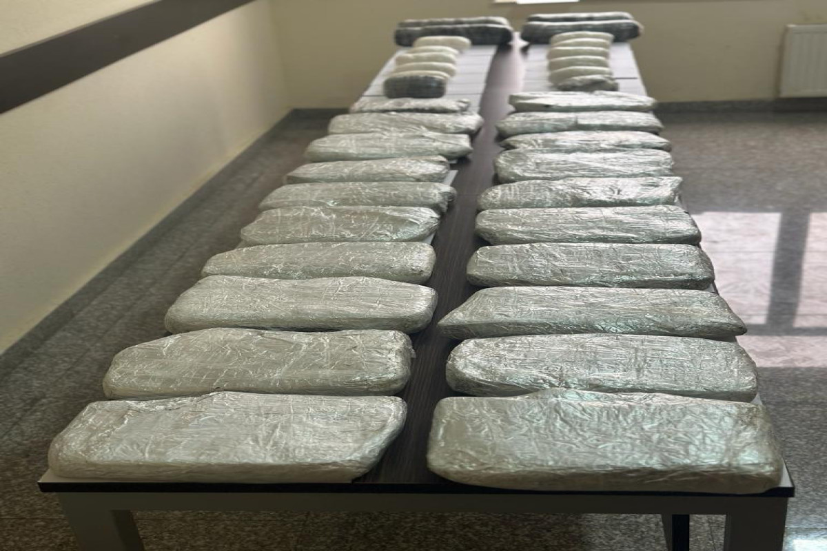 На границе с Ираном предотвращена контрабанда 95 кг наркотиков
-ФОТО 