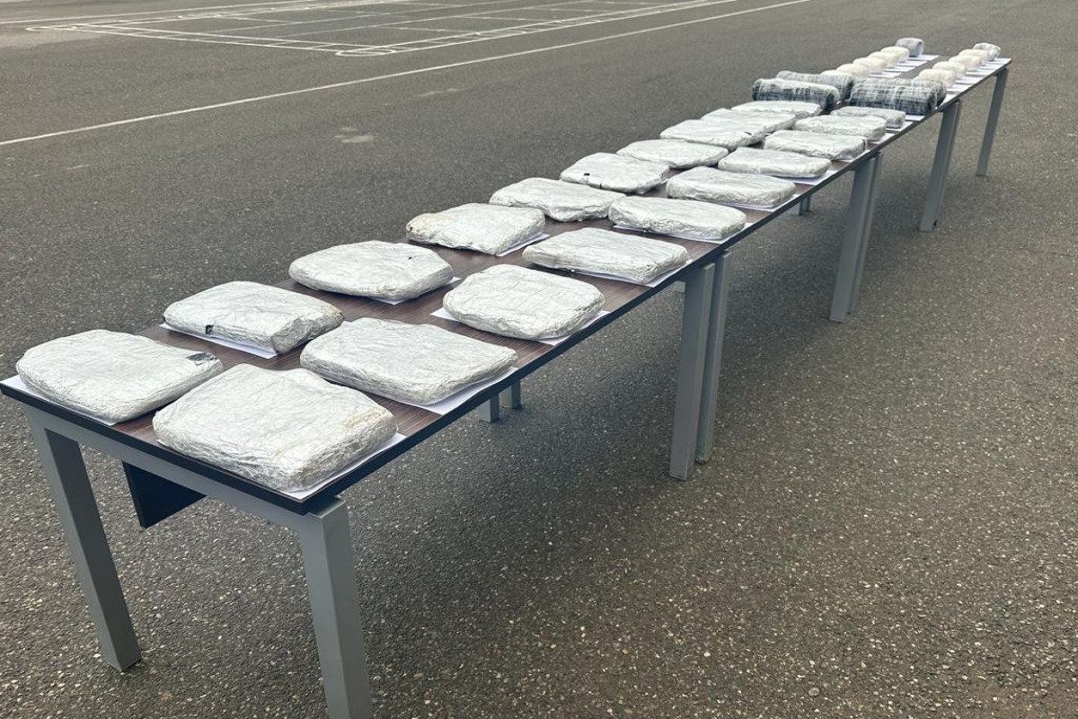 На границе с Ираном предотвращена контрабанда 95 кг наркотиков
-ФОТО 