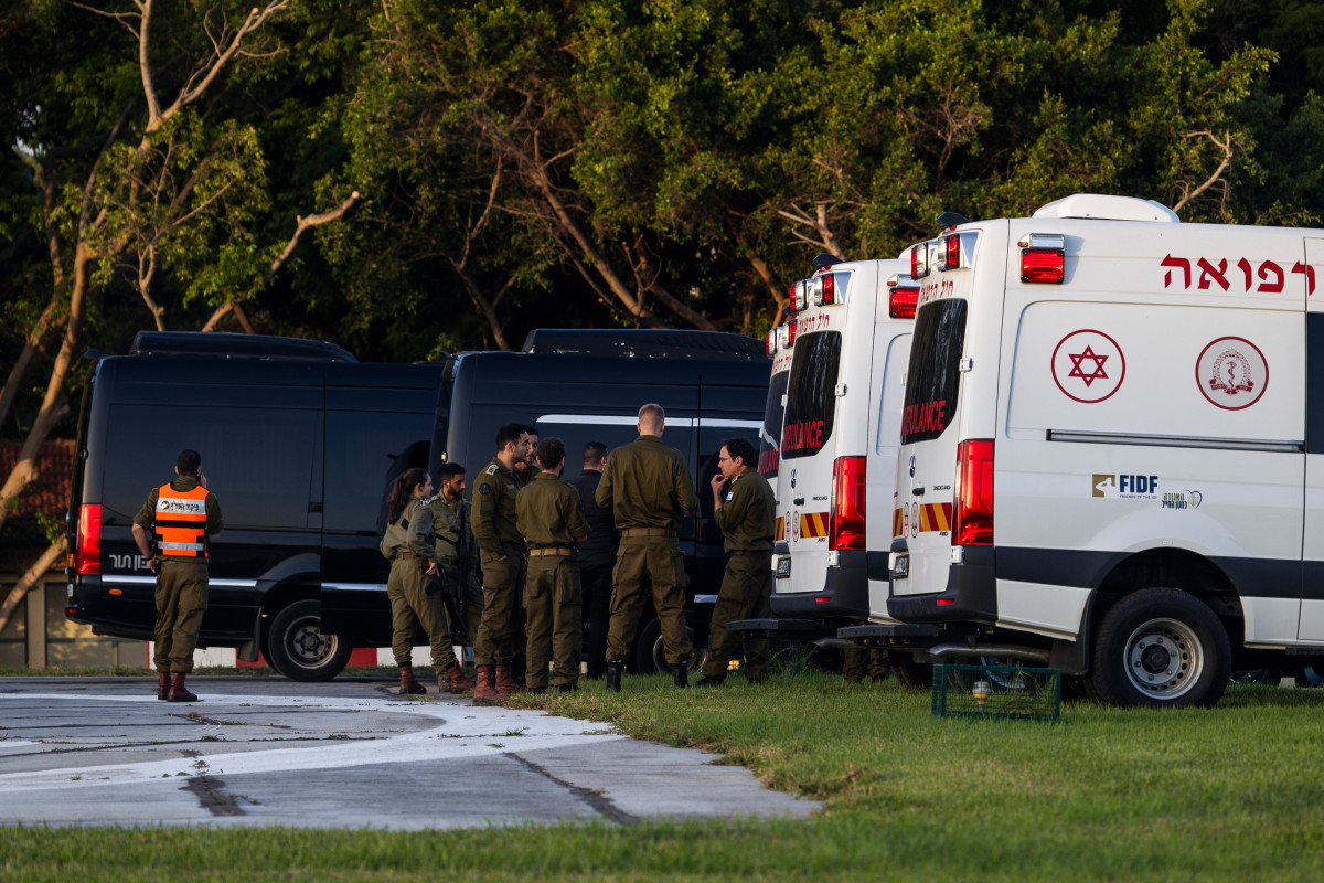 Обнародован момент передачи израильских заложников Красному Кресту-ВИДЕО 