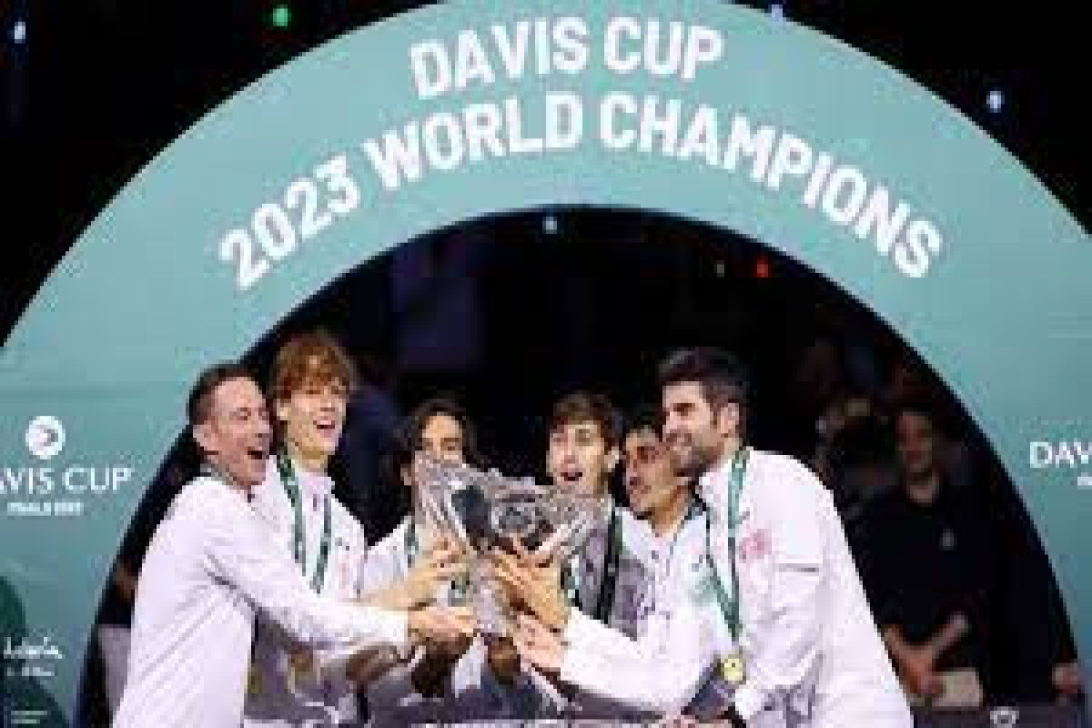 Итальянские теннисисты выиграли Кубок Дэвиса - Впервые за 47 лет -ФОТО 