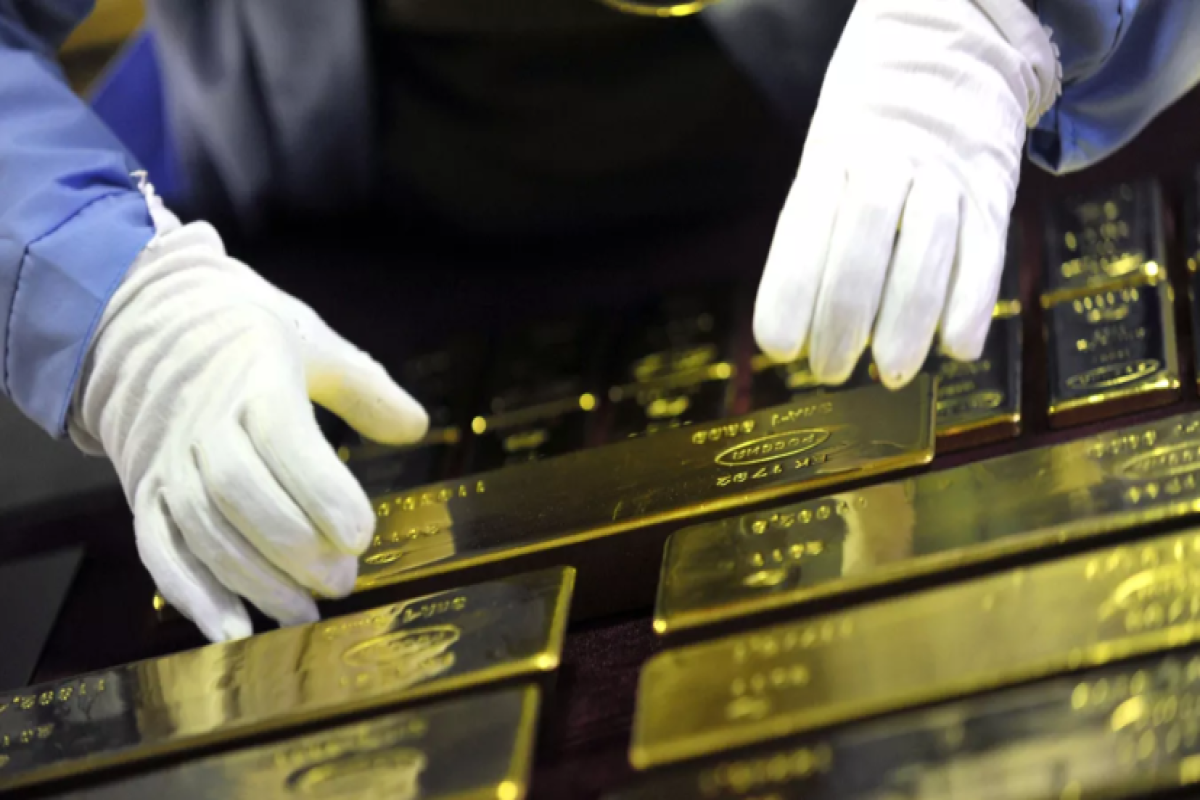 Цена золота достигла максимума за полгода