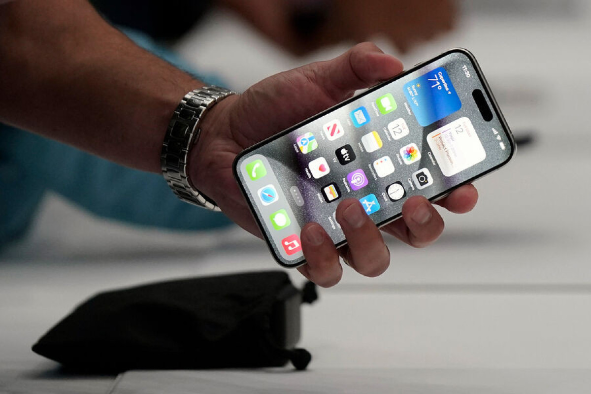 Владельцы iPhone 15 столкнулись с серьезной проблемой из-за зарядки