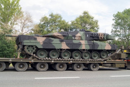 Польша впервые отремонтировала и передала Украине поврежденные в бою танки Leopard 2