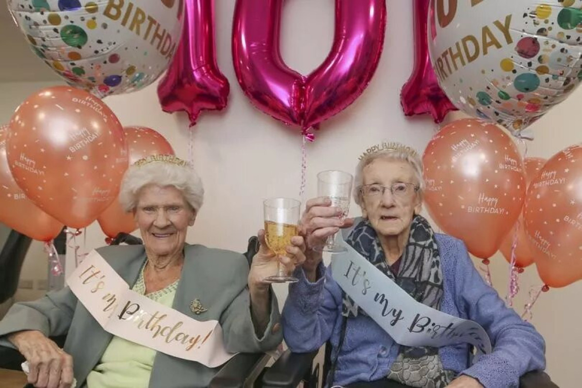 101-летняя жительница Шотландии назвала вино секретом долголетия-ФОТО 