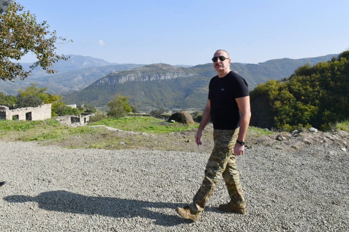 Президент Ильхам Алиев посетил поселок Кяркиджахан города Ханкенди-ОБНОВЛЕНО 