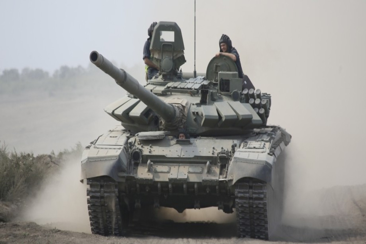 Военный аналитик BILD: Под Авдеевкой Россия потеряла более 60 танков и БТР 