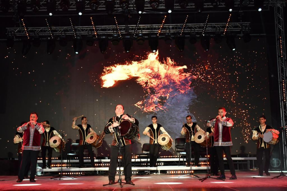 Азербайджанские артисты дали концерт в освобожденном Физули-ФОТО 