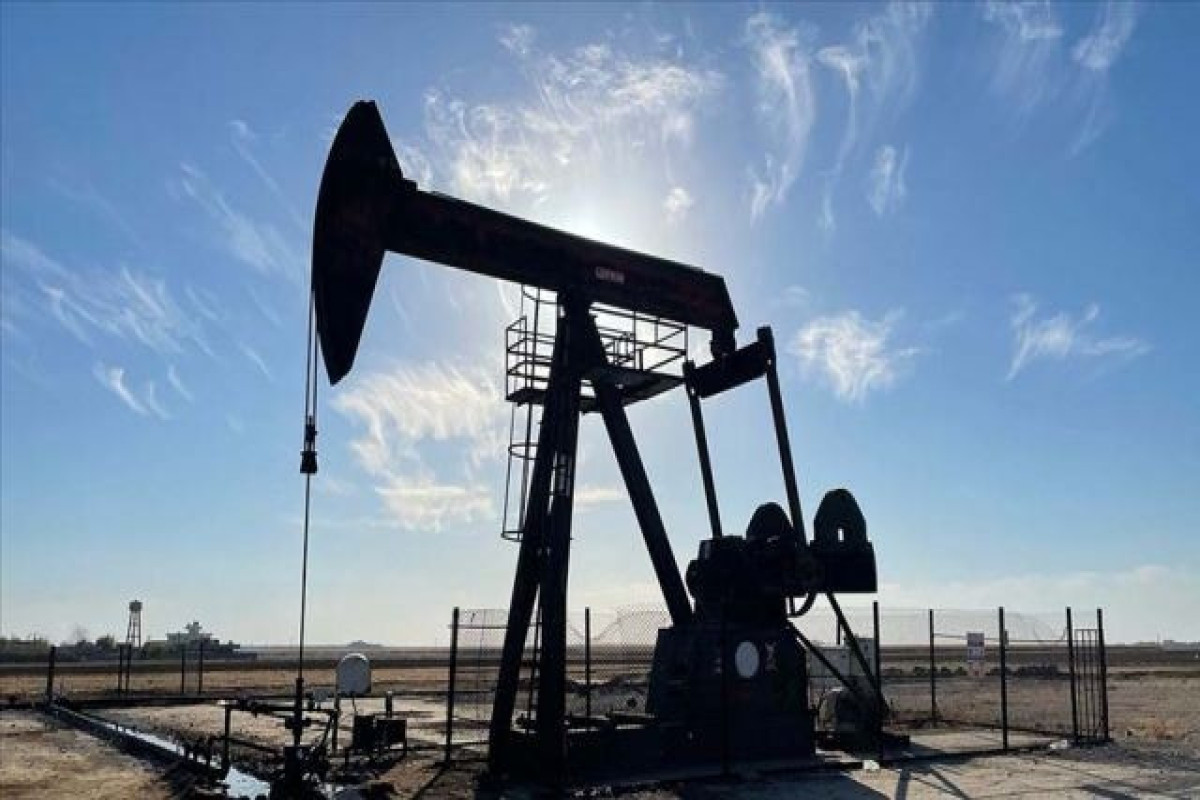 Цена на нефть марки Azeri Light снизилась