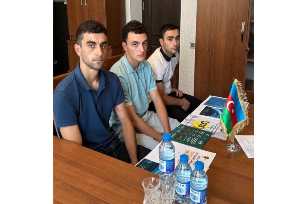 Задержанным на границе армянским футболистам предоставлена возможность связаться с семьями