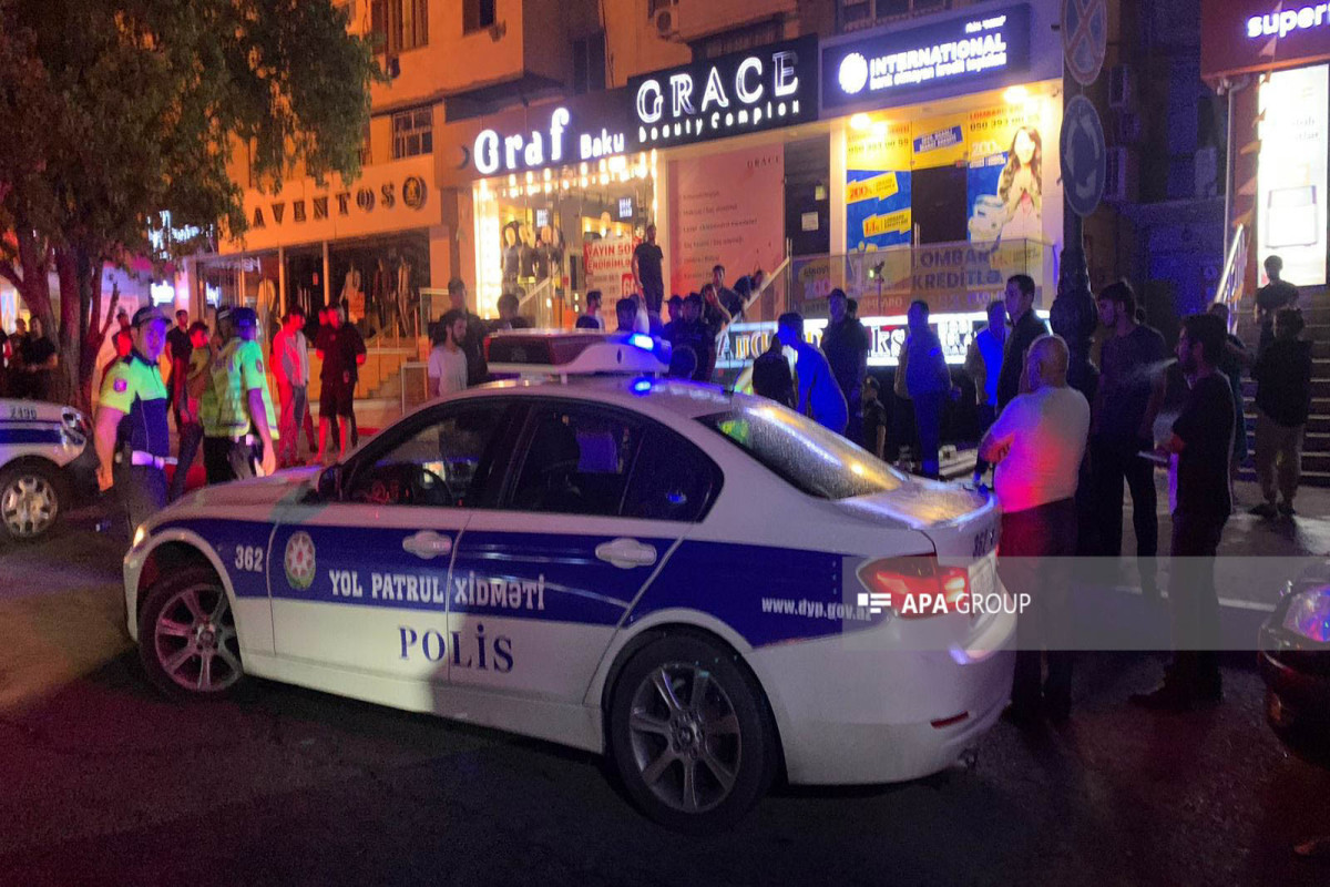 В Баку мужчина угнал у бывшей жены машину и въехал в магазин -ФОТО 