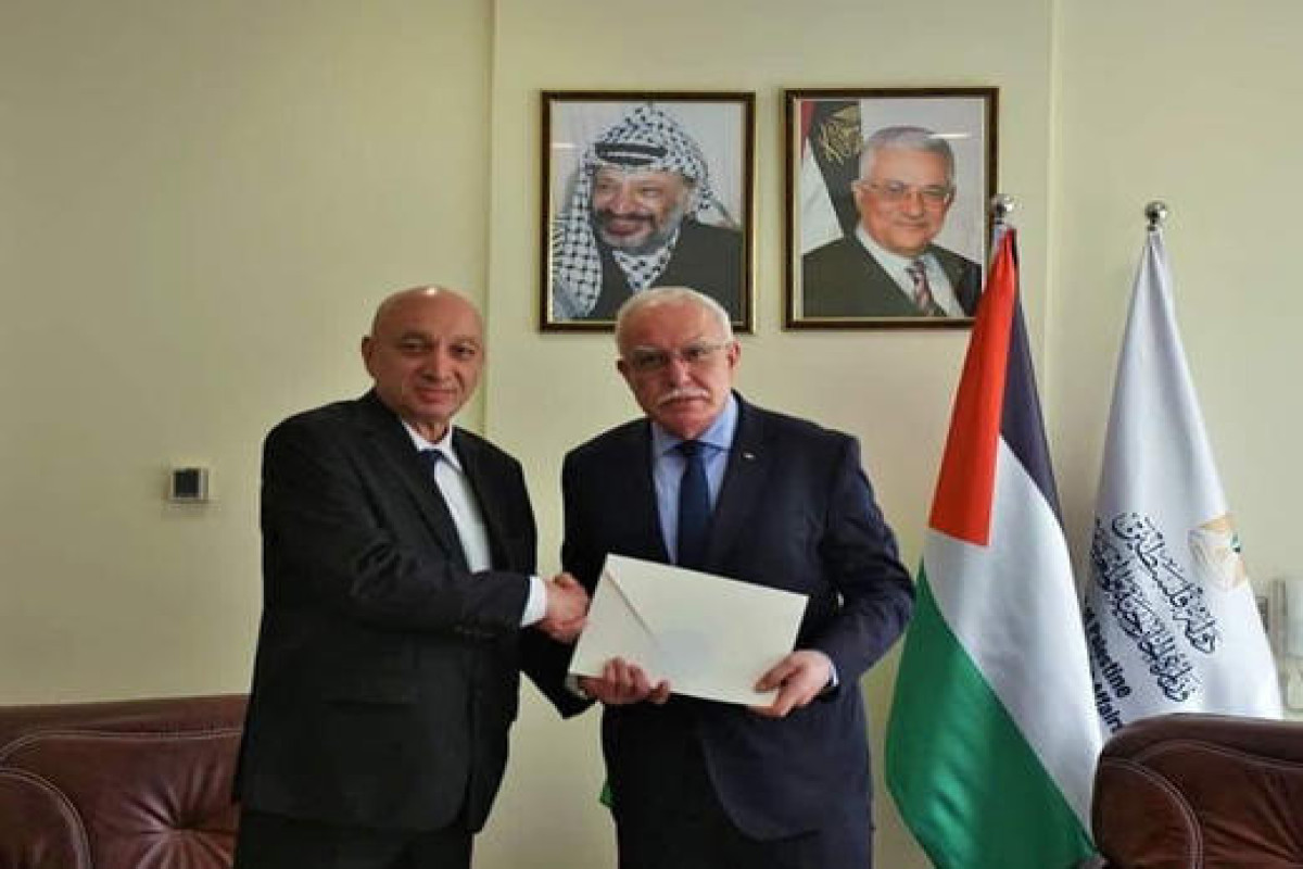 Глава МИД Палестины принял копии верительных грамот главы представительского офиса Азербайджана
