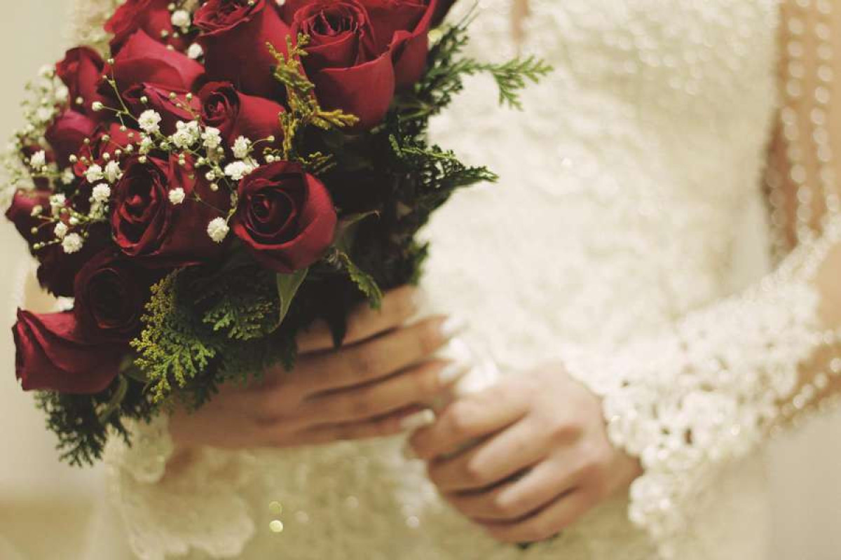 В Индонезии невесте после побега жениха пришлось выйти замуж за его отца
