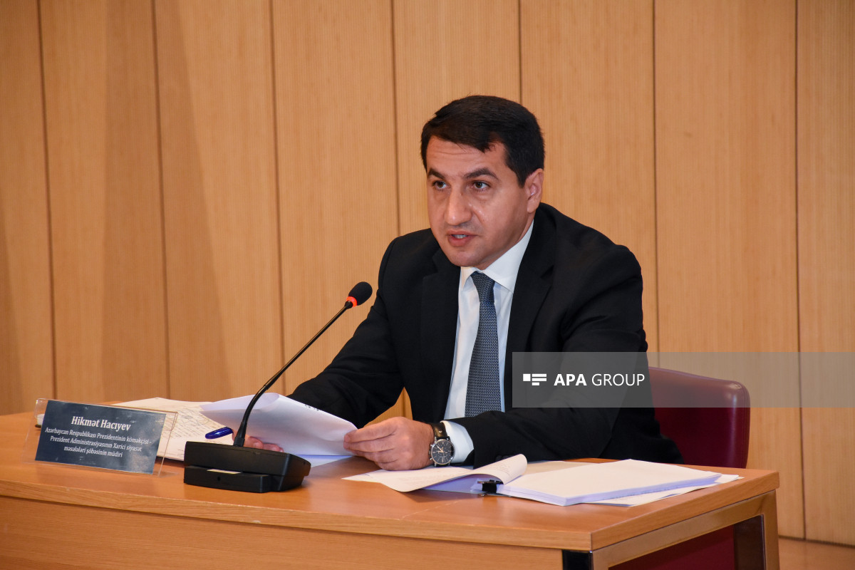 Азербайджан не получал от Армении предложения о срочных переговорах с Президентом Ильхамом Алиевым - Хикмет Гаджиев