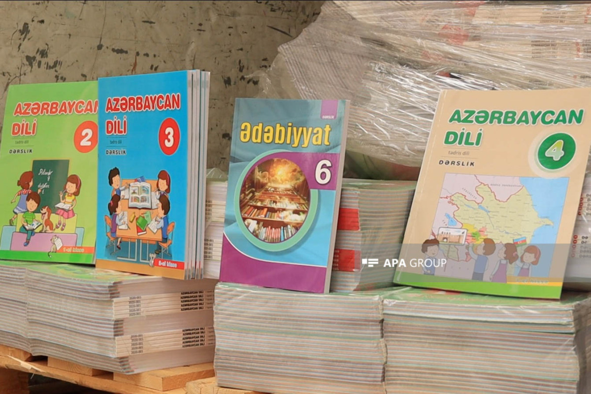 В азербайджаноязычные школы Грузии отправлена 21 тыс. экземпляров учебников -ФОТО 