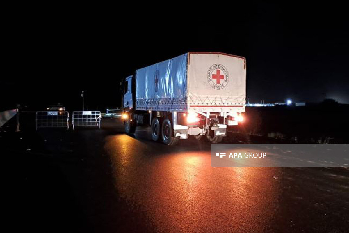 Автомобили МККК пересекли пост РМК на Агдамской дороге и направились в Ханкенди-ФОТО -ВИДЕО -ОБНОВЛЕНО 1 