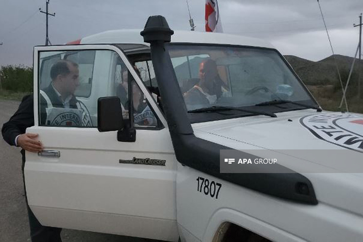 Автомобили МККК пересекли пост РМК на Агдамской дороге и направились в Ханкенди-ФОТО -ВИДЕО -ОБНОВЛЕНО 1 