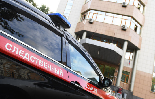 Мужчина несколько раз переехал 20-летнюю девушку на автомобиле своей жены